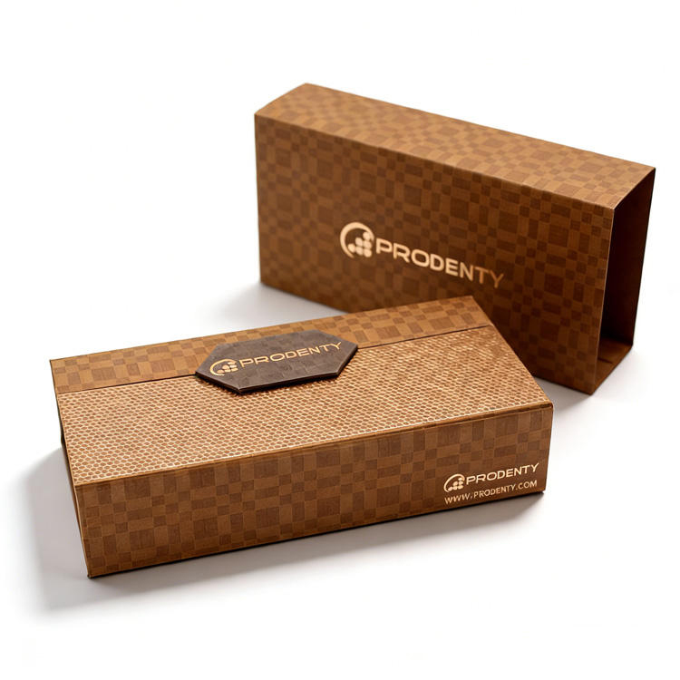 Indywidualnie projektowane szklane pudełka do pakowania prezentów z winem i alkoholami