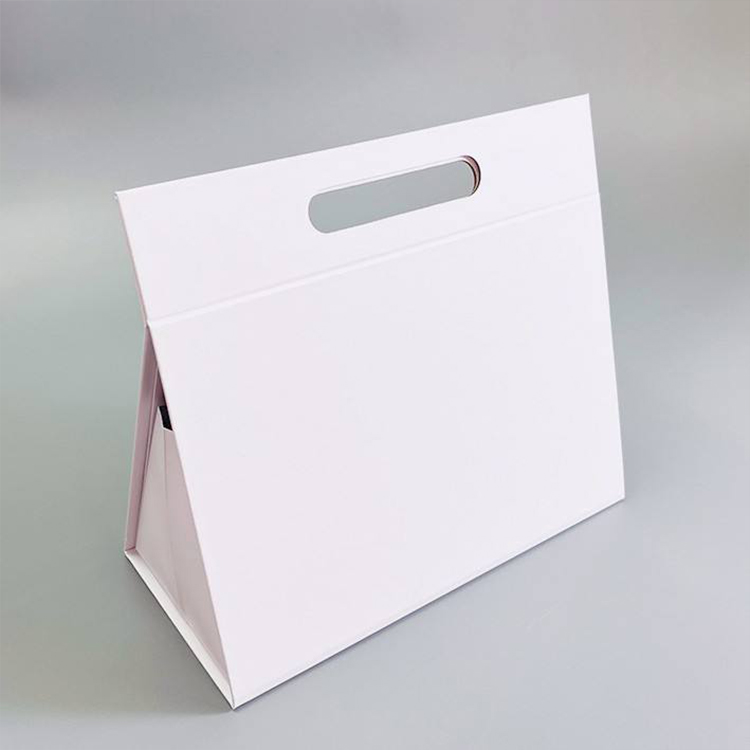 Składany papier prezentowy z magnesami – pudełka o nietypowych kształtach